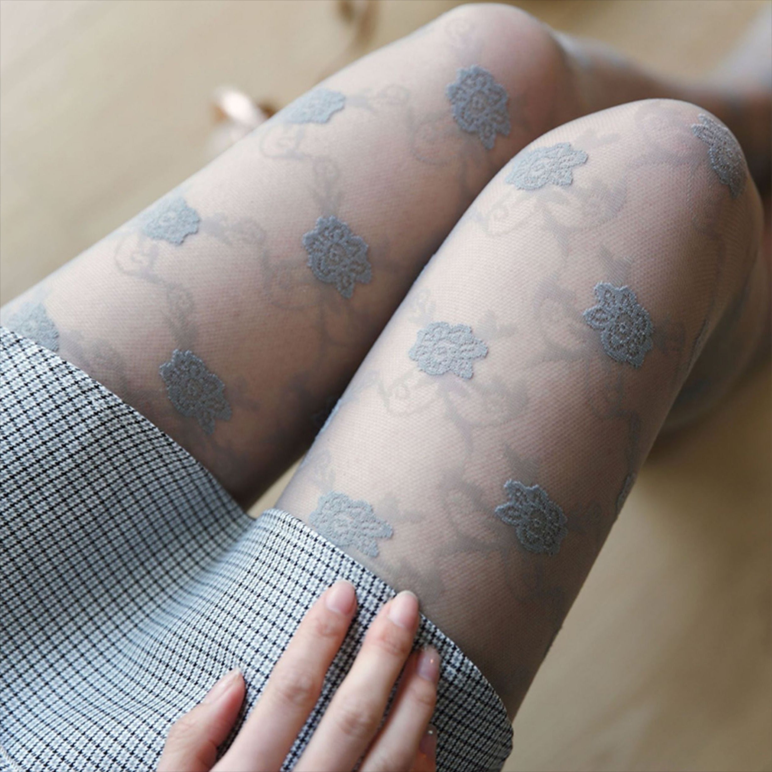 Rose Jacquard Fishnet Pantyhose