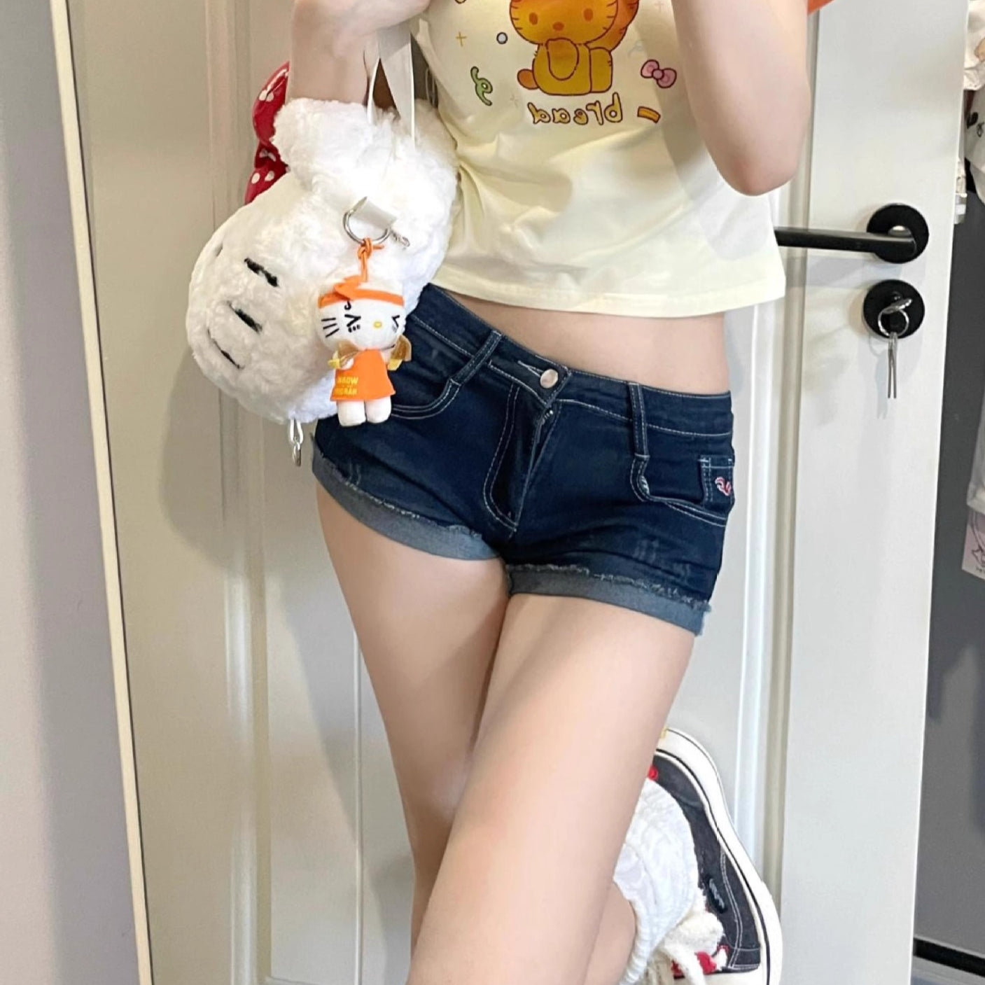 Rolled Hem Skinny Denim Shorts